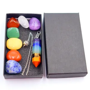 Juego de piedras de cristal 7 chakras naturales con collar colgante de columna en caja negra.