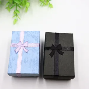 Boites a bijoux avec noeud papillon, ideal pour bagues, colliers, boucles d'oreilles et cadeaux.