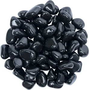 Pietre burattate lucide in ossidiana nera naturale per guarigione con i cristalli e decoro.