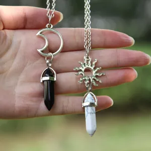 Ensemble de collier en pierre de cristal naturelle avec pendentif soleil et lune