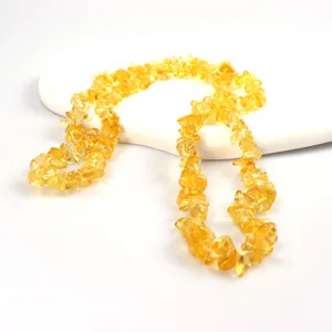 Vista dettagliata della collana di perle di cristallo giallo naturale accessori gioielli DIY