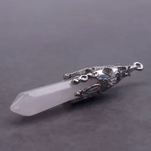 Rozenkwarts kristal zeshoekige hanger met zilveren decoratieve dop voor yoga sieraden.