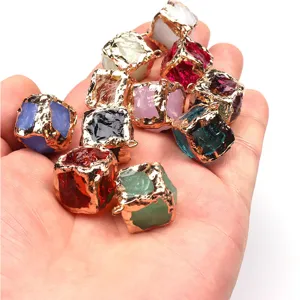 Bunte vergoldete Würfel Kristall Glas Anhänger für DIY Schmuck und Schlüsselanhänger Accessoires.