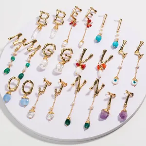 Boucles d'oreilles lettre alphabet en metal dore avec pierre naturelle perle dangle bijou