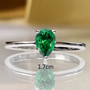 Elegante anello da donna in zirconia cubica verde con pietra a goccia moda