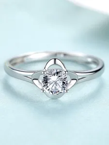 Atemberaubender Zirkonring mit kreativem Kleeblatt-Design und funkelndem Zirkonia Stein.