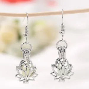 Silberne hohle Lotos Leuchtperle Ohrringe fuer Damen Nacht leuchtender Modeschmuck