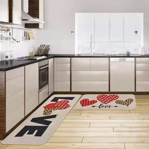 Valentijnsdag keuken mat set met rode harten en love patroon voor huisdecoratie.