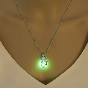 Leuchtende Bären-Anhänger Halskette, hohles Tier-Design, perfektes Modedetail für Damenalltag.