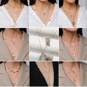 Collier Pendentif Superposé en Alliage Vintage pour Femme Motif Croix Papillon Étoile Superposition Chaîne de Perles Artificielles Bijoux Cadeau