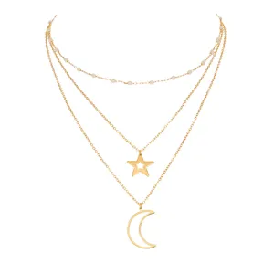 Modieuze meerlaagse goudkleurige ketting met ster- en maan hangers voor dames chic stijl.
