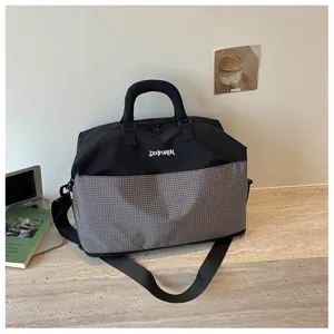Grand sac de voyage de grande capacité pour sport, fitness et courts déplacements pratiques.
