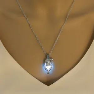 Leuchtende Weihnachtsmann Halskette Anhänger kurze Schlüsselbeinkette Mode Schmuck Geschenk