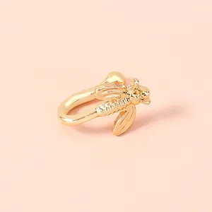 Anello da naso ape dorata e ear cuff, gioiello piercing insetto squisito per donne.