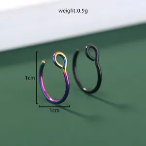 Stijlvolle regenboog en zwarte piercing ringen set, minimalistische lichaamsjuwelen.