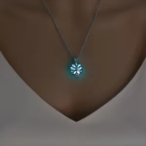 Leuchtende Blumen-Anhänger Halskette im Dunkeln, elegante Schlüsselbeinkette Schmuck.