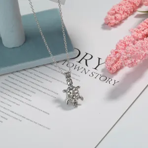 Modische leuchtende Schildkröte Anhänger Halskette hohl öffenbare Stapelkette Schmuck Damen