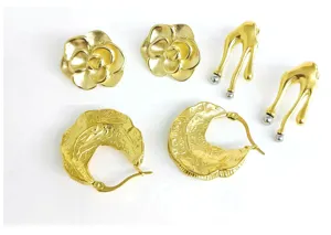 Chic luxury 18K gold-plated stainless steel flower and fluid geometric hoop earrings set.