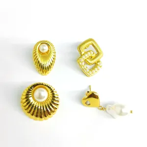 Set pendientes perla chapados en oro 18k chic, pendientes colgantes geométricos de moda.