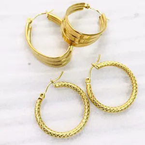 Stainless steel gold hoop earrings set, U-shaped wide and snakeskin textured fashion jewelry.