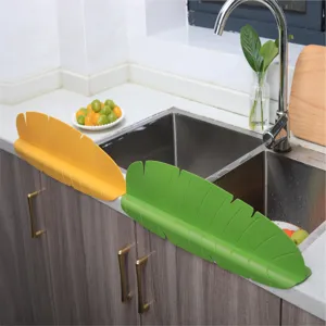 Praktischer Silikon Küchenspüle Spritzschutz in Blattform Wasserabweiser für Spüle