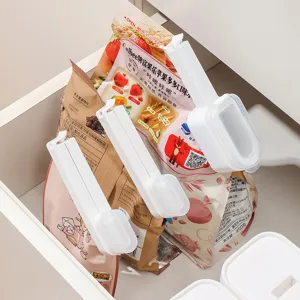Japanese style food bag sealing clip with pour spout for snack and milk powder storage