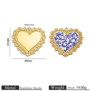 Colgante de corazón hueco vintage de acero inoxidable con impresión UV, 48x49mm para joyas.