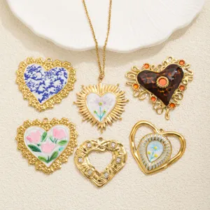Acero inoxidable varios estilos colgante de corazón impreso UV retro hueco collar joyas