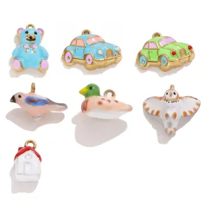 Colgantes de dibujos animados esmaltados de acero inoxidable, dijes DIY para collares y joyas.