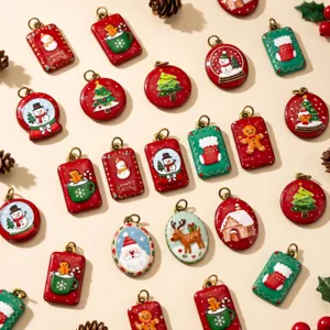 Pendentifs de Noël en Résine d'Acier Inoxydable pour Fabrication de Bijoux DIY Père Noël Bonhomme de Neige Renne Sapin Maison d'Épices Pendentifs en Émail