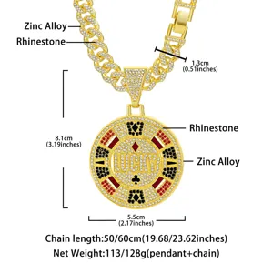Detailansicht der Hip-Hop-Kuba-Kette mit Pokerchip-Strass-Anhänger, Größen und Material.