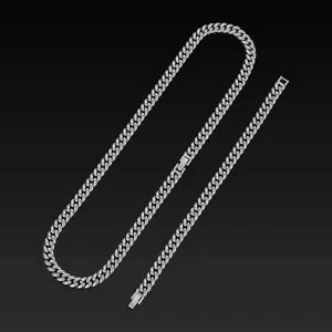 Minimalist silver cuban link chain necklace, fashion couple jewelry for daily wear, chic.