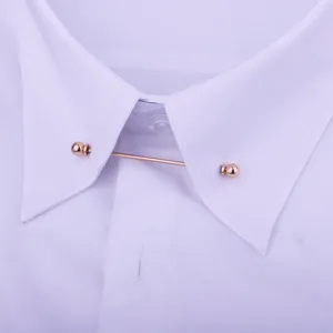 Elegante metalen kraanpen voor herenoverhemden, stijlvolle roségoud afwerking met ballen.