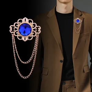 Palast Vintage Brosche mit Quastenkette Hohl Blattmuster Großer Strass Reversnadel für Herren Anzug Damen Schmuck