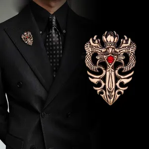 Retro Dubbele Draak Zwaard Broche Pin Legering Gothic Punk Strass Broche Voor Heren Dames Pak Jas Decoratie Accessoires