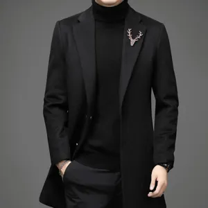 Lussuosa spilla testa di cervo con strass per cappotto uomo e distintivo di Natale.