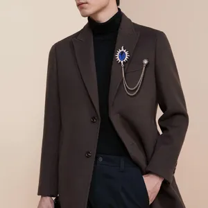 Herren Mode Sonne blaue Edelstein Brosche mit Kette Quaste für Anzug Mantel Kleidung Accessoires