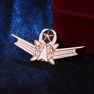 Rosegold Metall Stern Flügel Brosche Vintage Mode Uniform Reversnadel für Mantel Accessoires