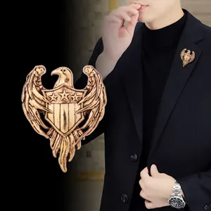 Vintage Zinc Alloy Eagle Shield Brooch Retro Animal Badge For Men Women School Uniform Suit Accessory Personal Lapel Pin Jewelry