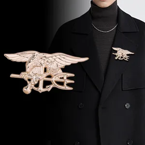 Broche en Métal Militaire Aigle Trident Ancre Badge Style Marine Accessoire Uniforme Homme Alliage Électroplaqué Pin