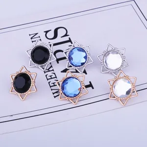 Mini Strass Hexagramm Brosche und Hemdkragen Nadel Set mit elegantem Kristall Design.
