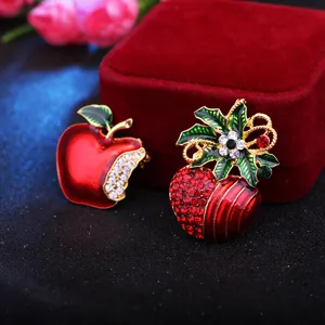 Weihnachten Strass Brosche Pin Set, süßes Apfel- und Blatt-Design, elegantes Festtags-Schmuck.