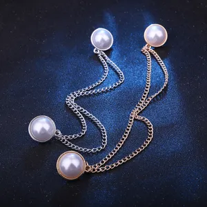 Elegante Perlen-Kragenkette Broche mit doppelten Metallketten und runden Perlen für Hemden.