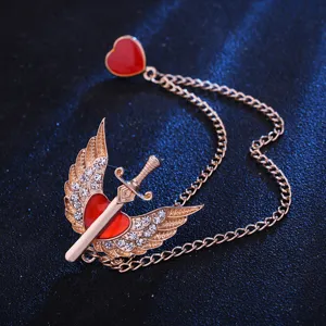 Vintage ángel ala espada corazón broche oro diamantes de imitación borla solapa joya accesorio