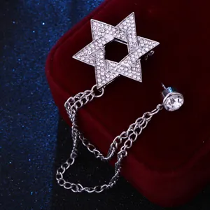 Broche de estrella de seis puntas con pedrería para hombre, cadena de borlas plateada.