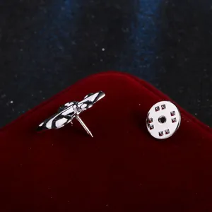 Mini metal anchor lapel pin for men suit jacket collar and shirt badge decorative accessory.