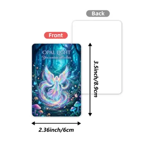 Vista dettagliata della magica carta oracolo angelica con dimensioni e design da sogno.
