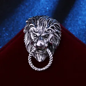 Vintage leeuwenkop broche voor heren, retro metalen speld met ring voor stijlvolle colberts.