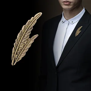 Vintage Feather Leaf Brooch Pin For Men Women Zinc Alloy Metallic Retro Suit Lapel Pin Corsage Jewelry Accessory