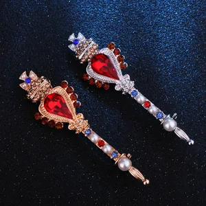 Elegante spilla bacchetta magica corona croce barocca vintage, gioiello perla strass.